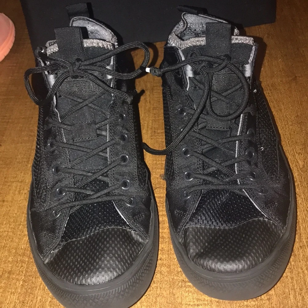 Converse - Picture 2 of 14